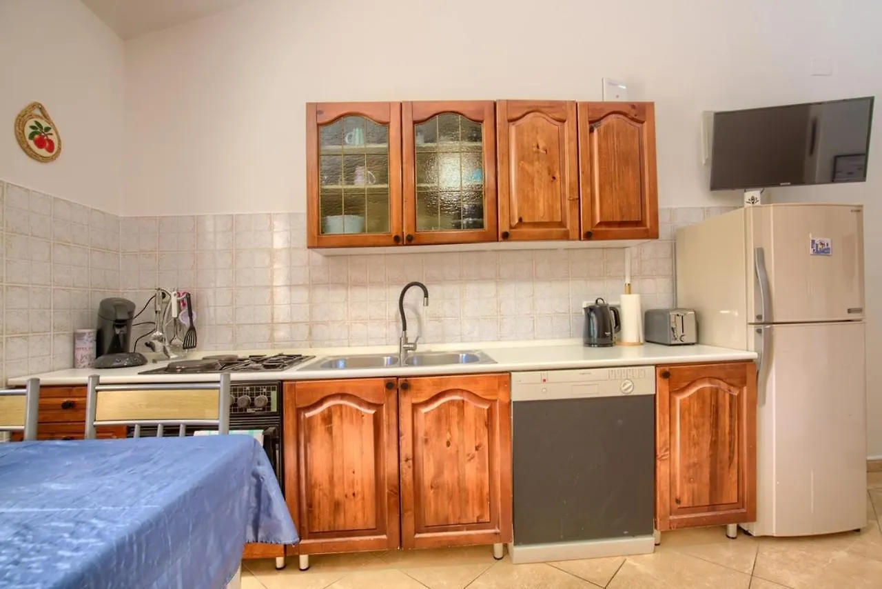 Apartment Nikola Vinkuran