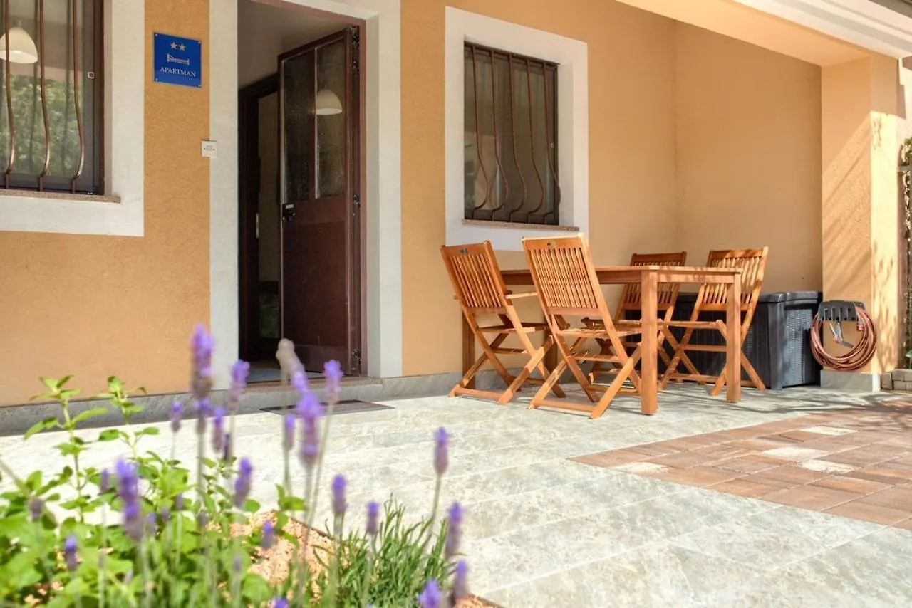 Apartment Nikola Vinkuran