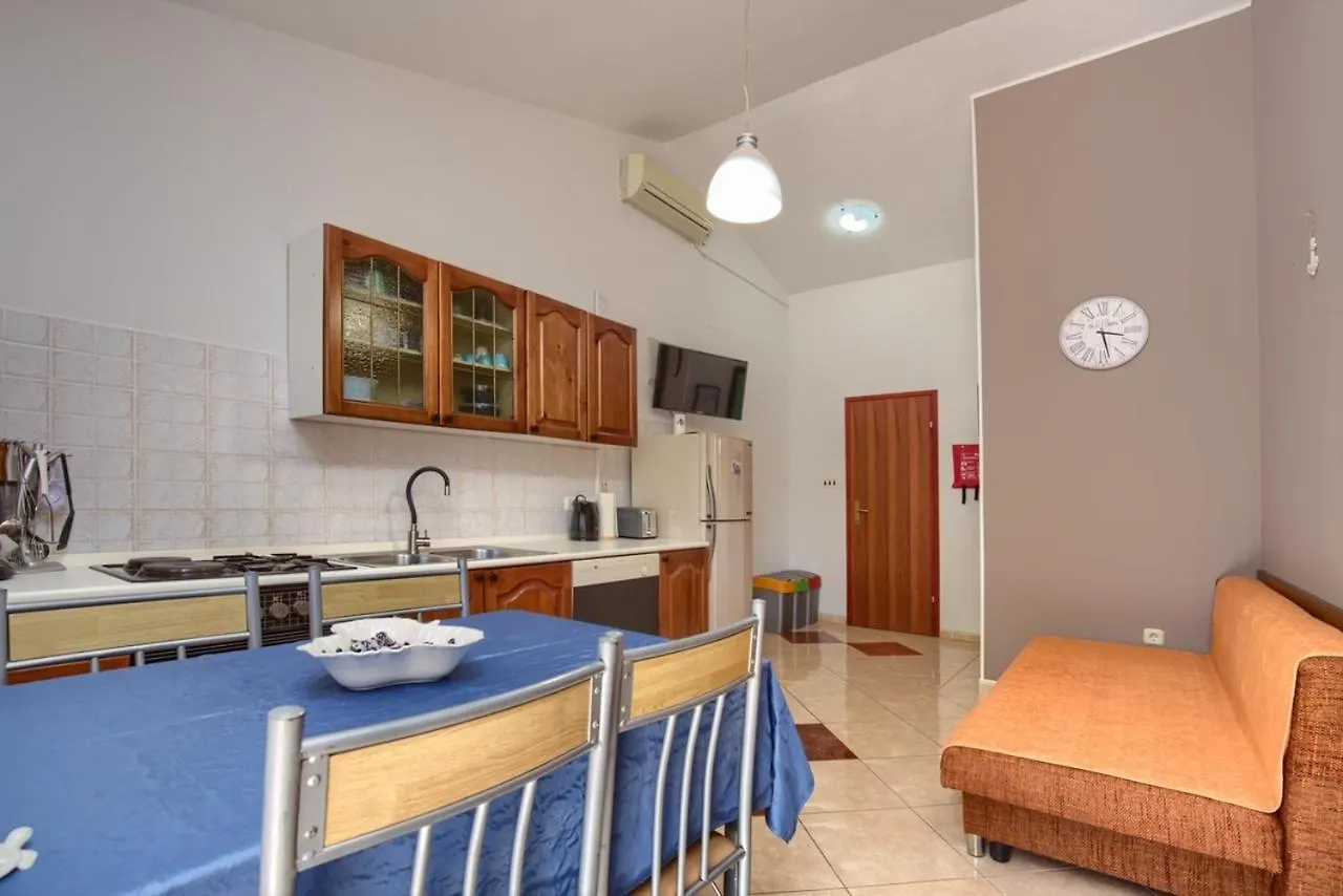 Apartment Nikola Vinkuran