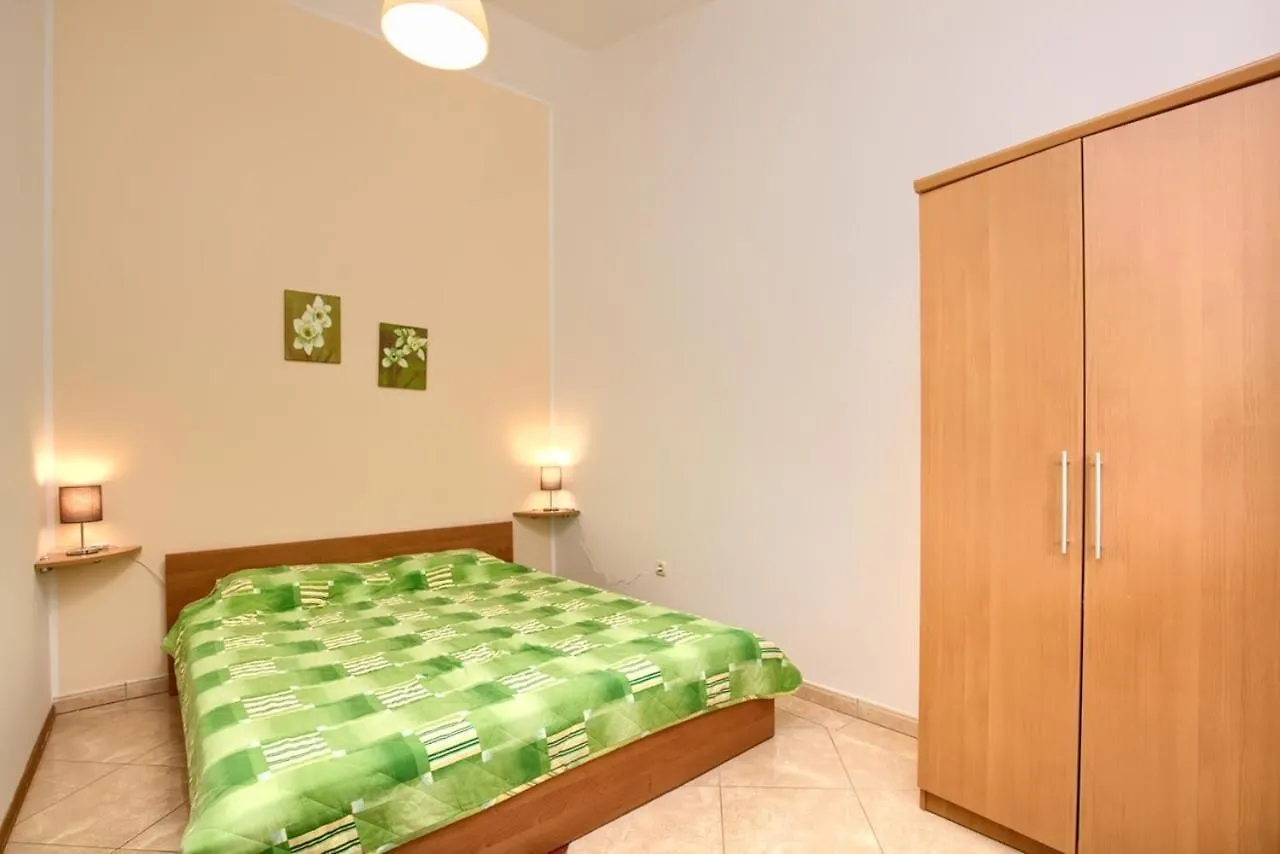 Apartment Nikola Vinkuran