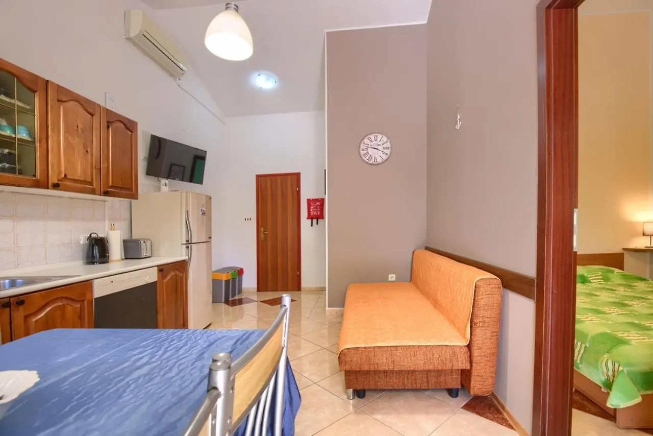 Apartment Nikola Vinkuran 0*,  Croatia